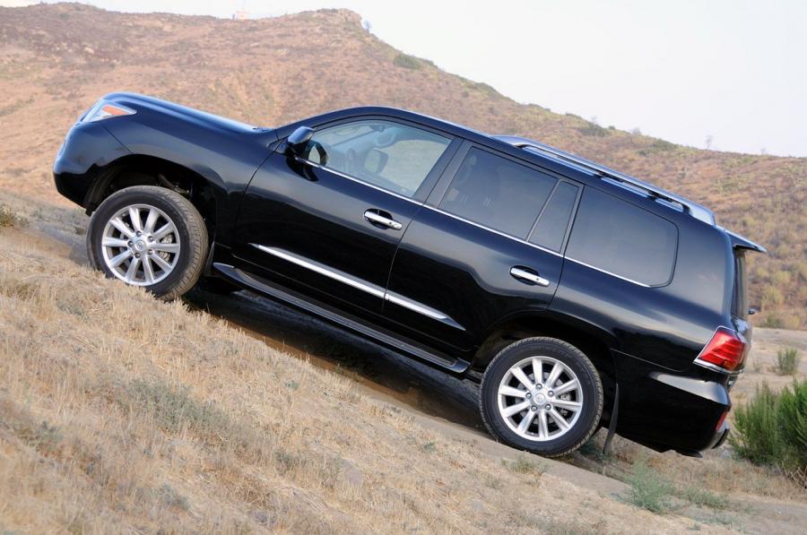  Lexus LX570 2009 года  (фото 2 из 46)